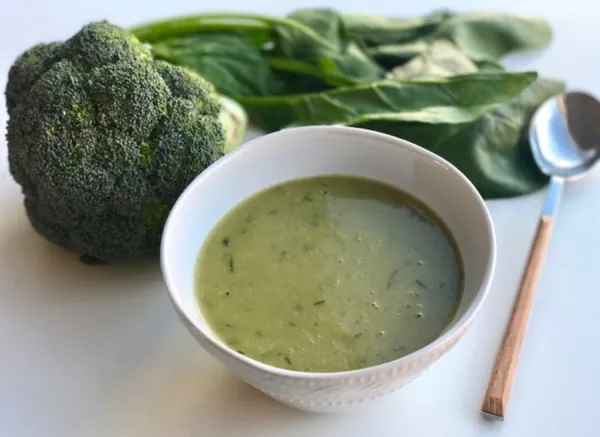 Sopa de espinaca y brócoli